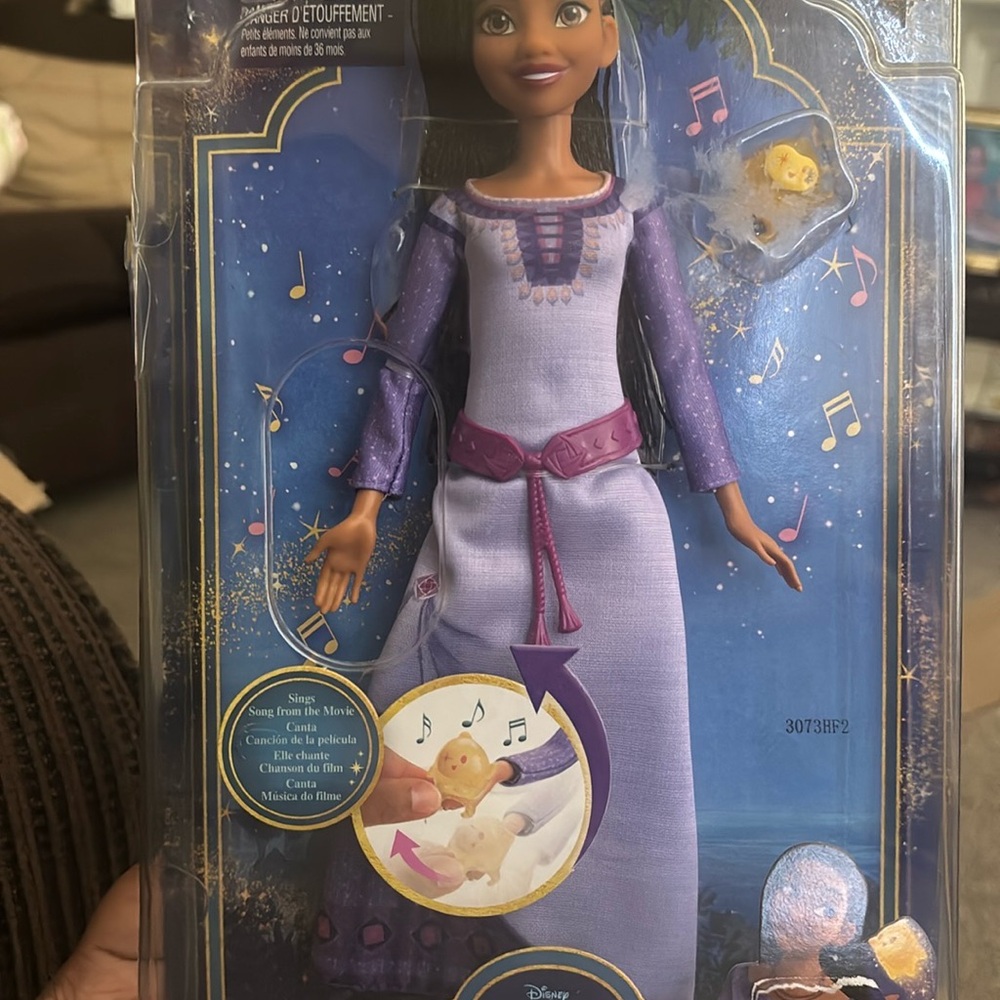 Disney Asha of Rosa’s Singing Doll with Purple Dress